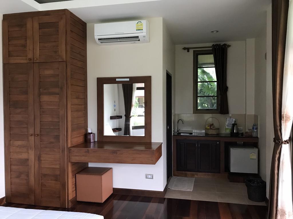 Lantala Residence Takuathung Kültér fotó