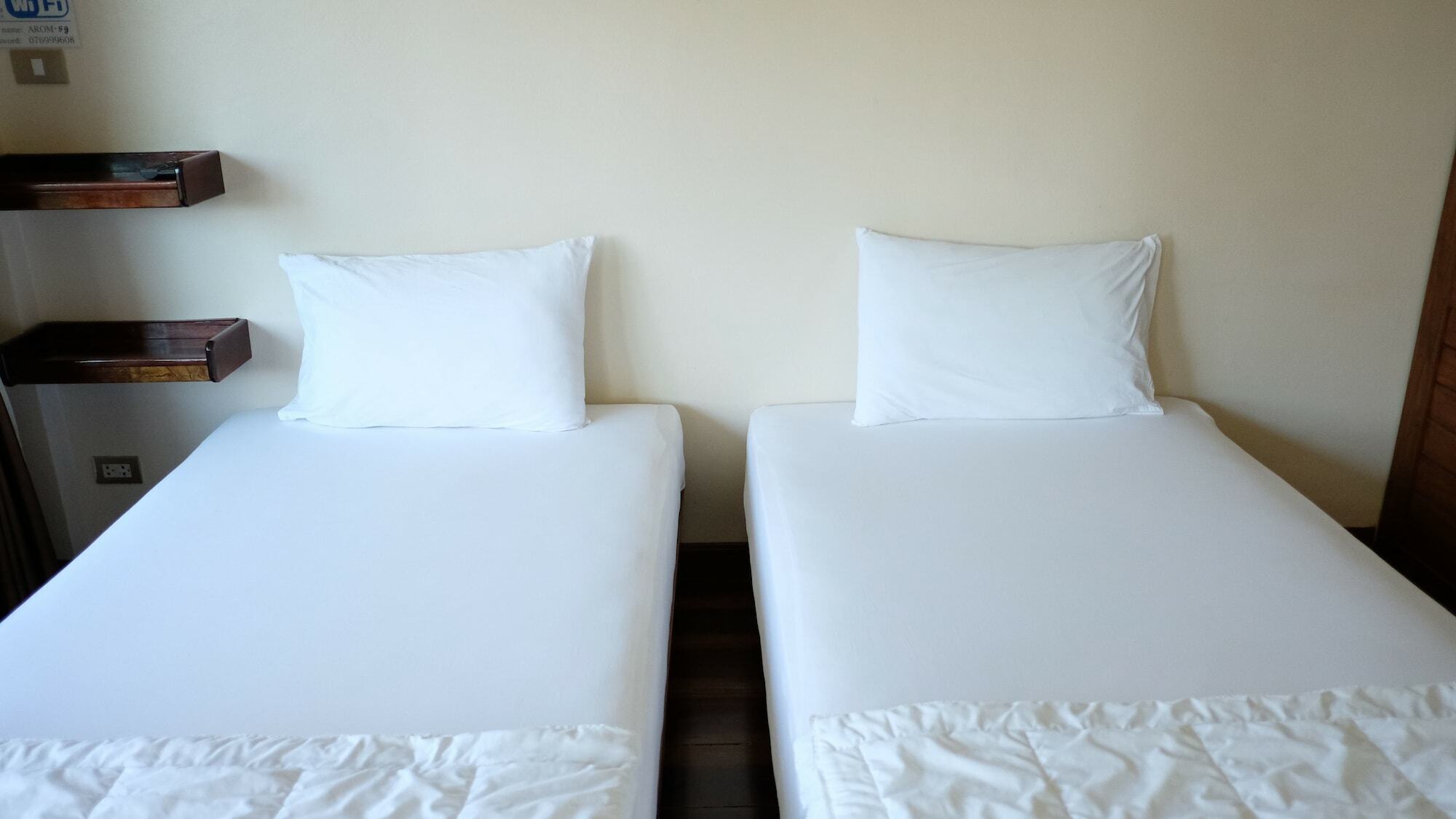 Lantala Residence Takuathung Kültér fotó
